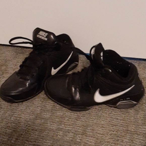 NIKE Air Basketball Shoes - Picture 1 of 3